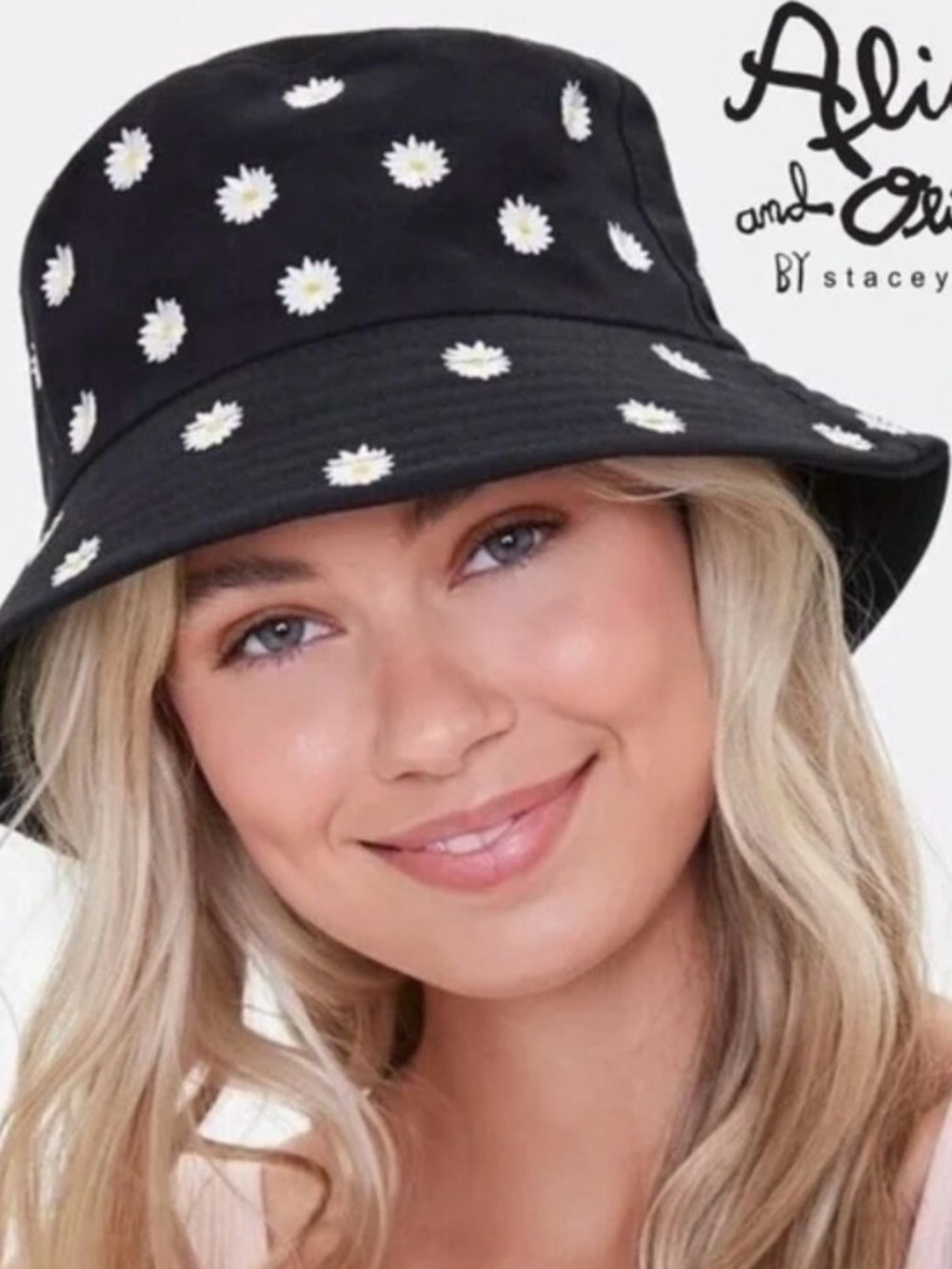 Alice + Olivia Black Daisy Bucket Hat NWT